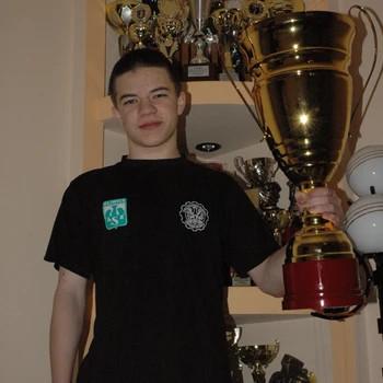 Eneasz Wiewióra 